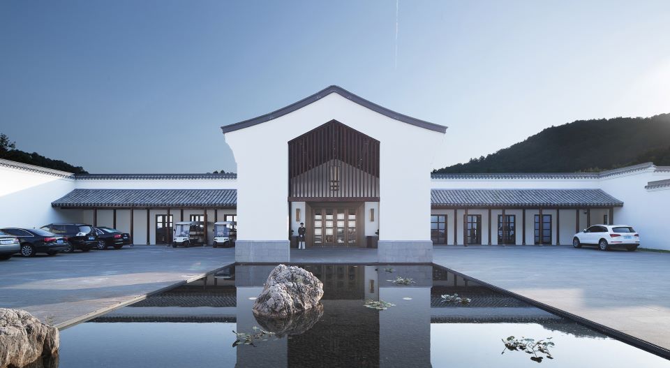 杭州雅谷泉山庄 放置在P4重要作品和学术成果前