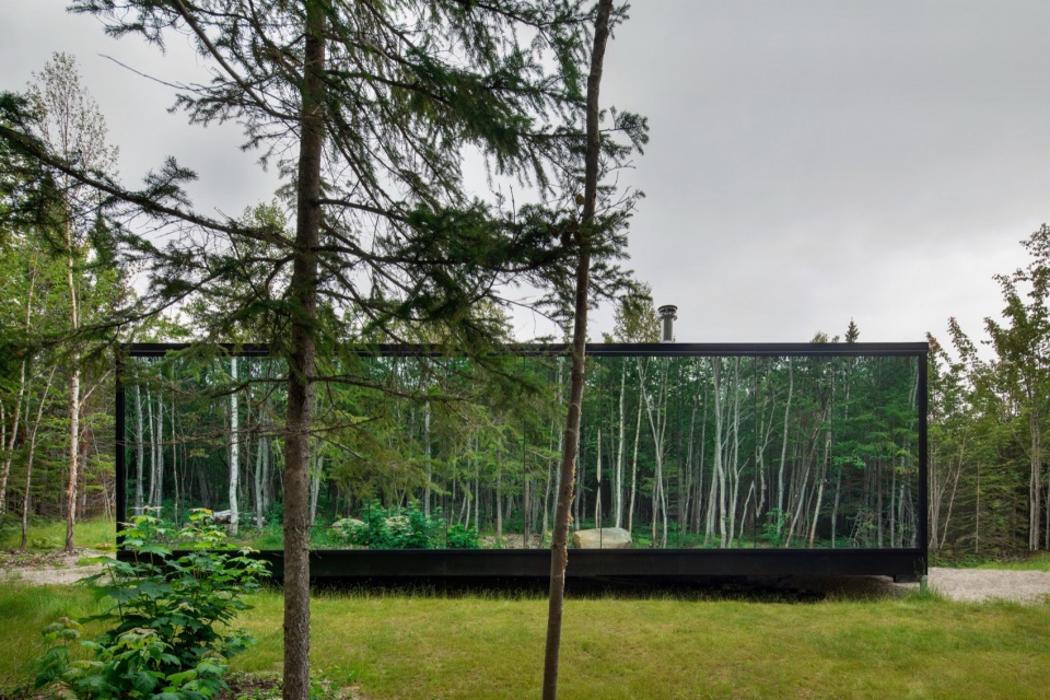Forest Glamp by Bourgeois Lechasseur architects