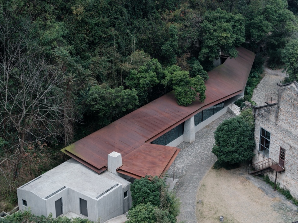 Stream Restaurant by Atelier Guo
