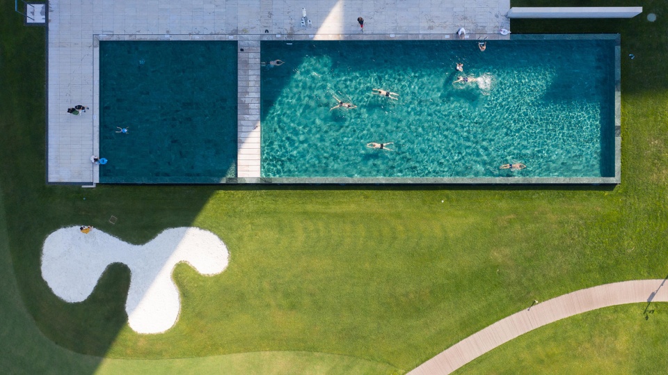 aranya sea mirror garden by zscape