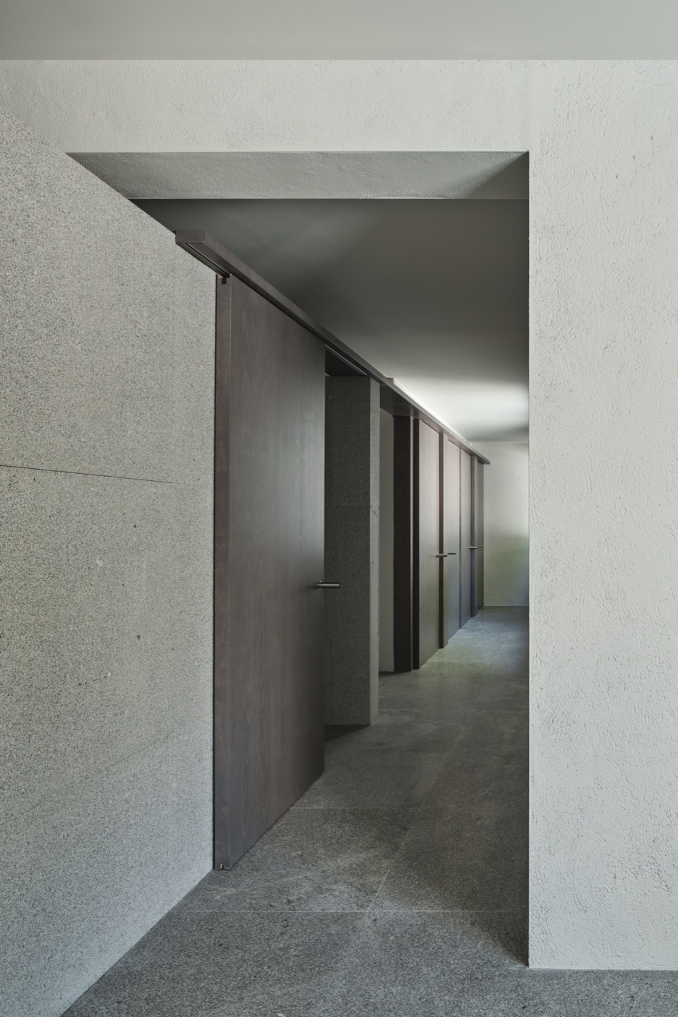 industrial changing rooms by ortega diago