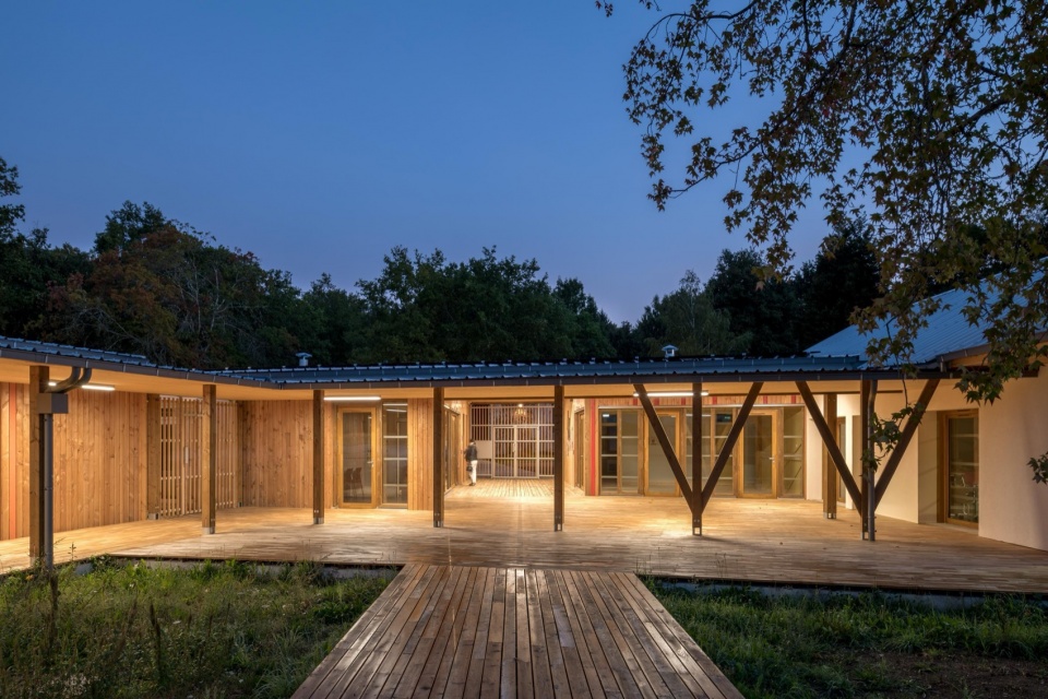 leisure centre with dormitory by atelier quatre r2k architectes