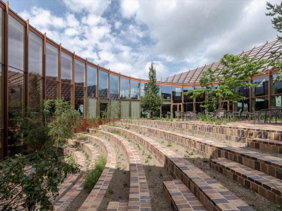 Dymak HQ by BIG