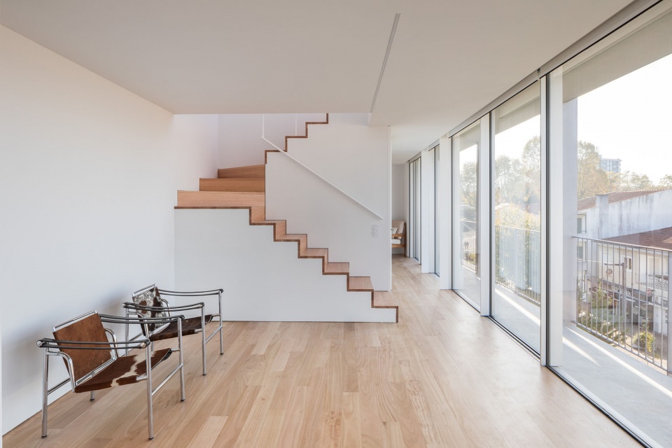 HS BUILDING by NOARQ