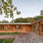 带宿舍的休闲中心，法国 / Atelier Quatre + r2k architectes