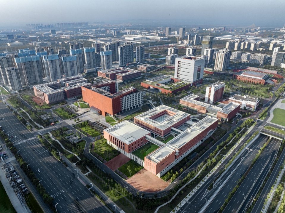 the academic building for network center computer science big data and microelectronics
