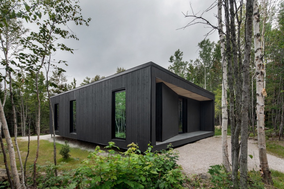 Forest Glamp by Bourgeois Lechasseur architects