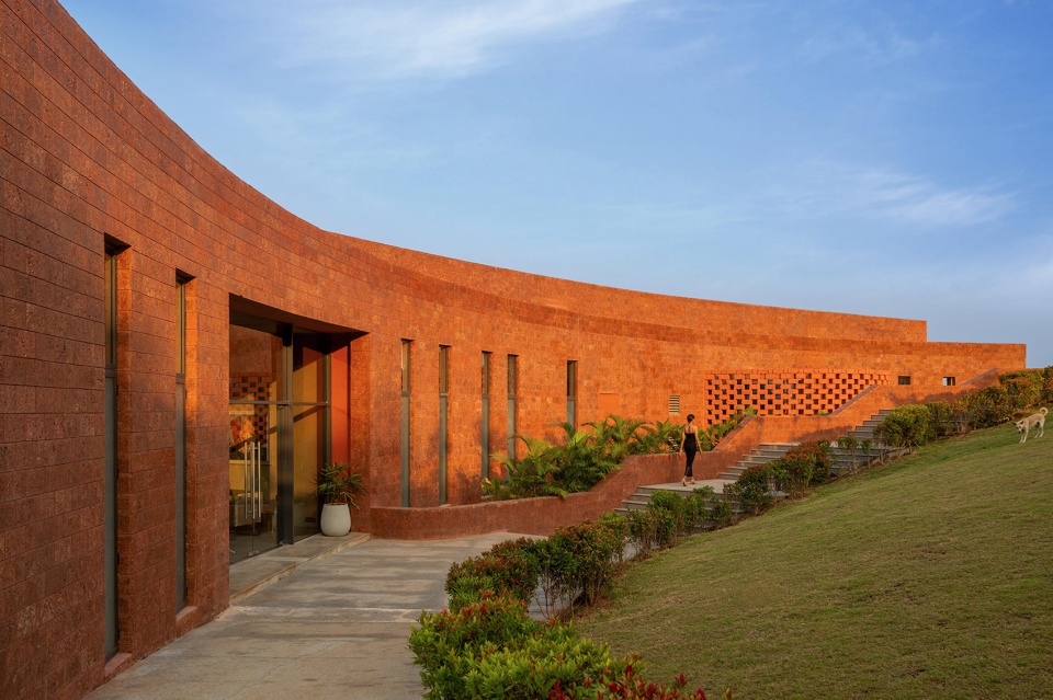 crest nine by sanjay puri architects