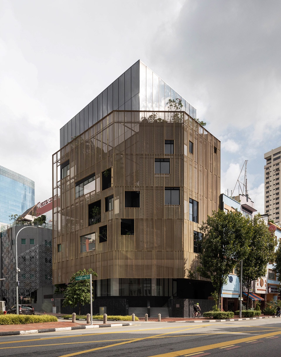 garden curtain wall by formwerkz architects