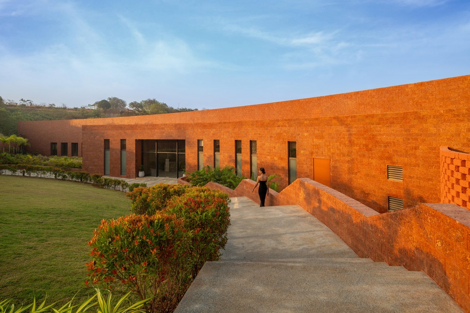 crest nine by sanjay puri architects