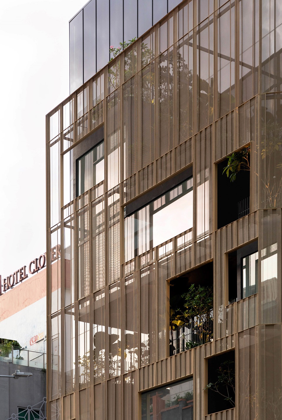 garden curtain wall by formwerkz architects