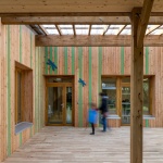带宿舍的休闲中心，法国 / Atelier Quatre + r2k architectes