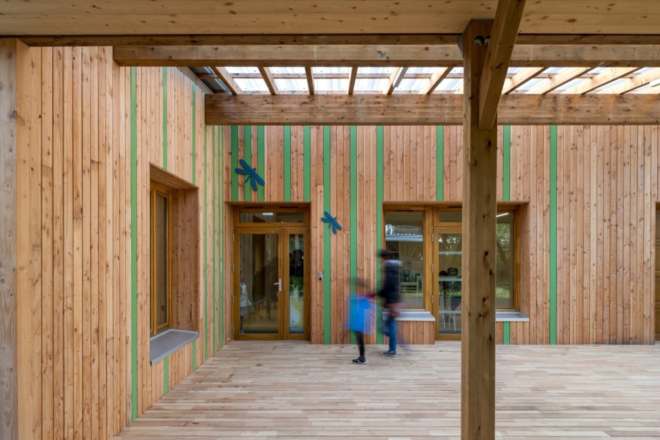 leisure centre with dormitory by atelier quatre r2k architectes