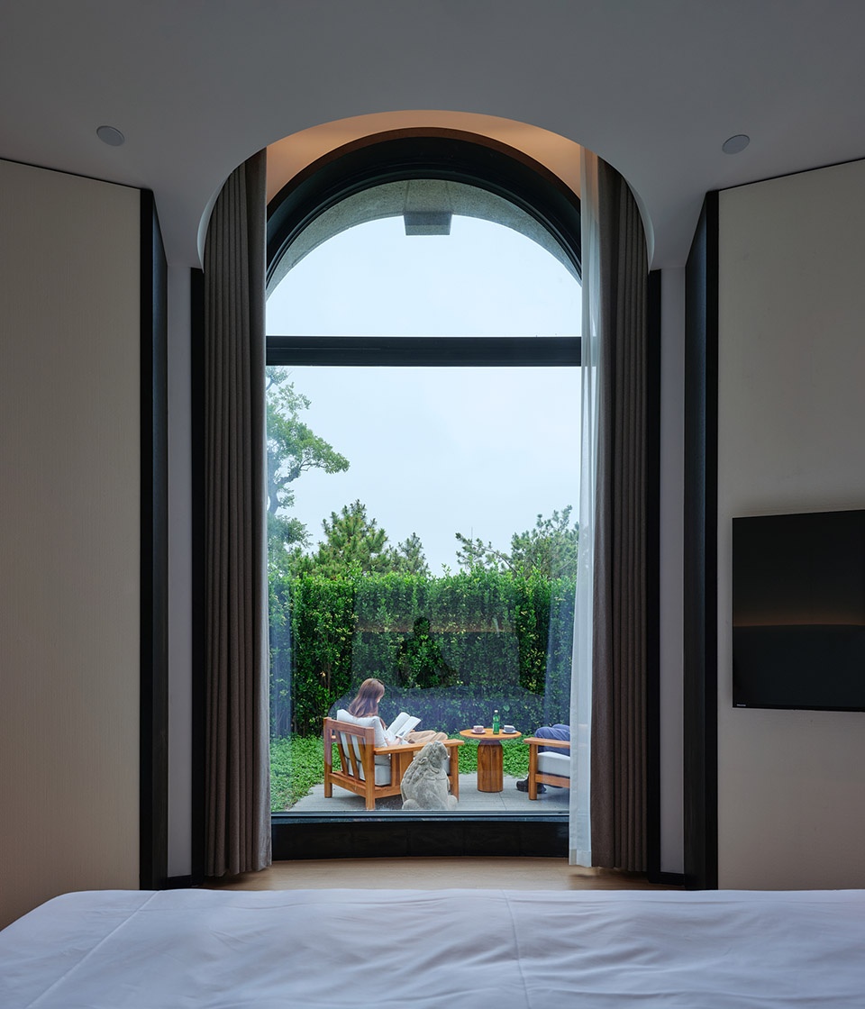 qingdao tides rise hotel by leeko architects