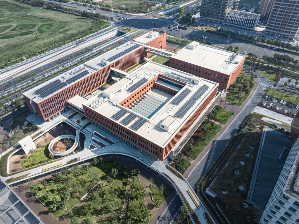 the academic building for network center computer science big data and microelectronics