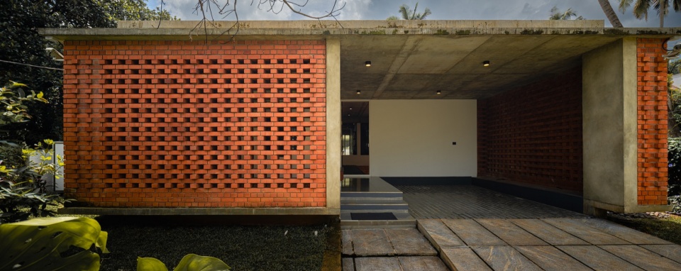 the house veiled in brick by lijo reny architects