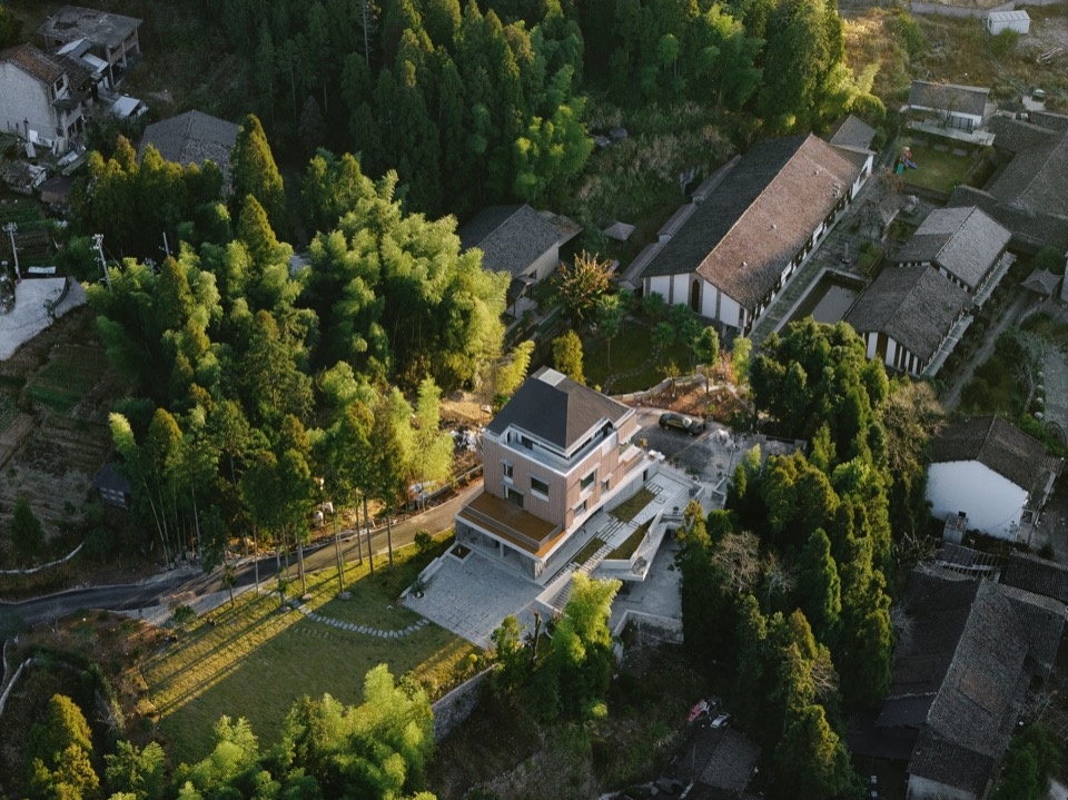 Wencheng Mountain Retreat by ALL Studio