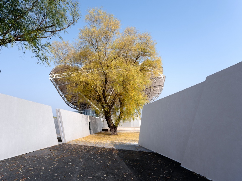 renovation of shell theatre central island performance venue by duts