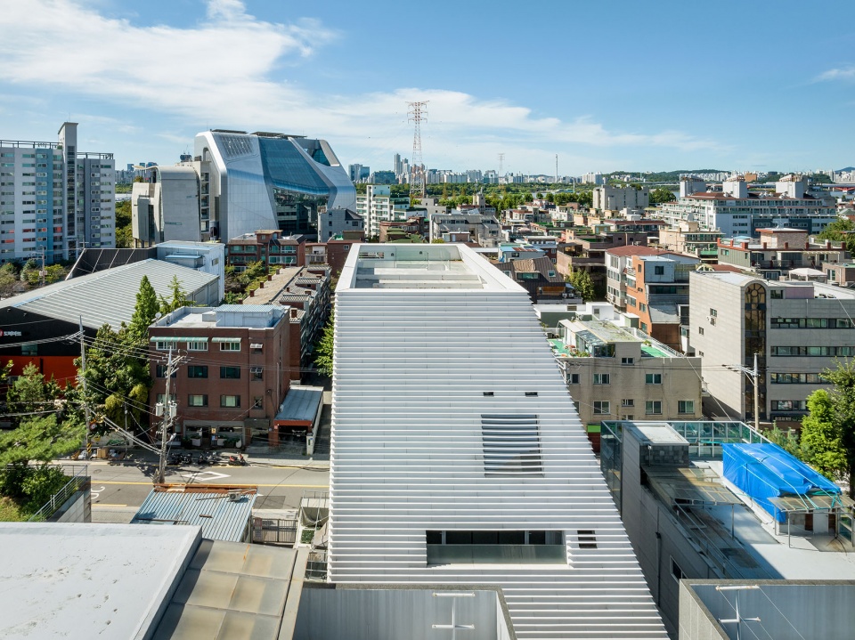Hajeong Artplex by NOTNOT Architects