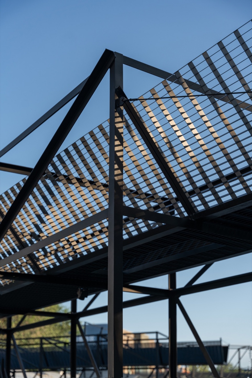 the 798·751 train street renovation by studio nor