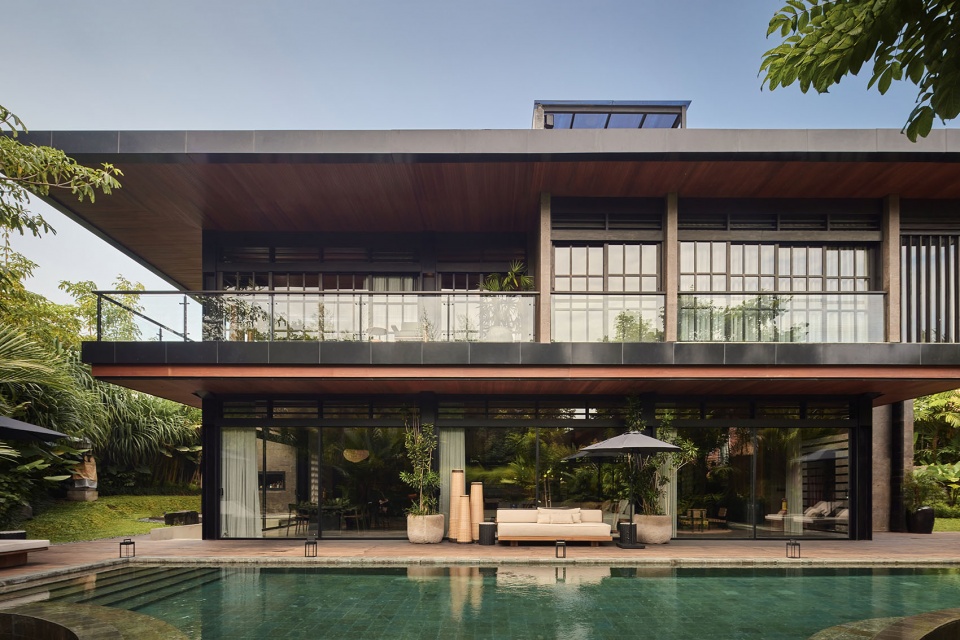 Suki Villa by Alexis Dornier