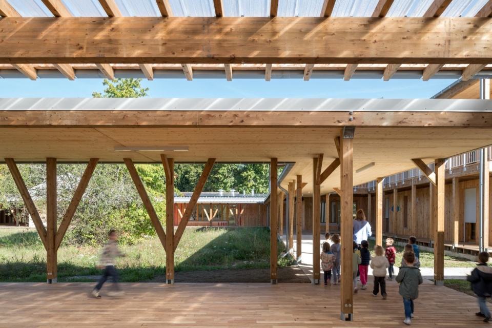 leisure centre with dormitory by atelier quatre r2k architectes