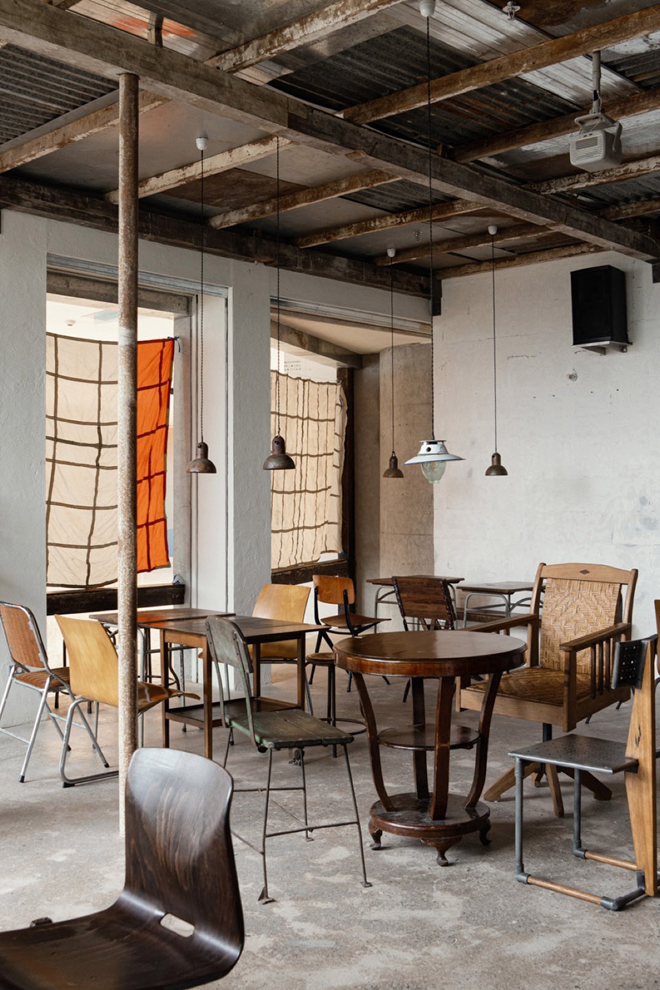 wujiaojia pub by DEVOLUTION