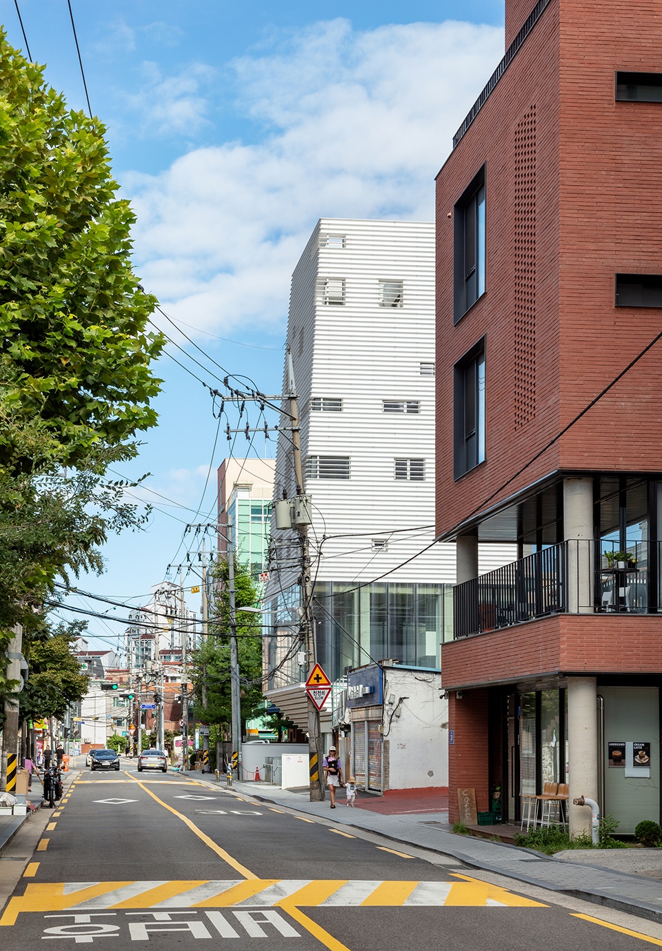 Hajeong Artplex by NOTNOT Architects
