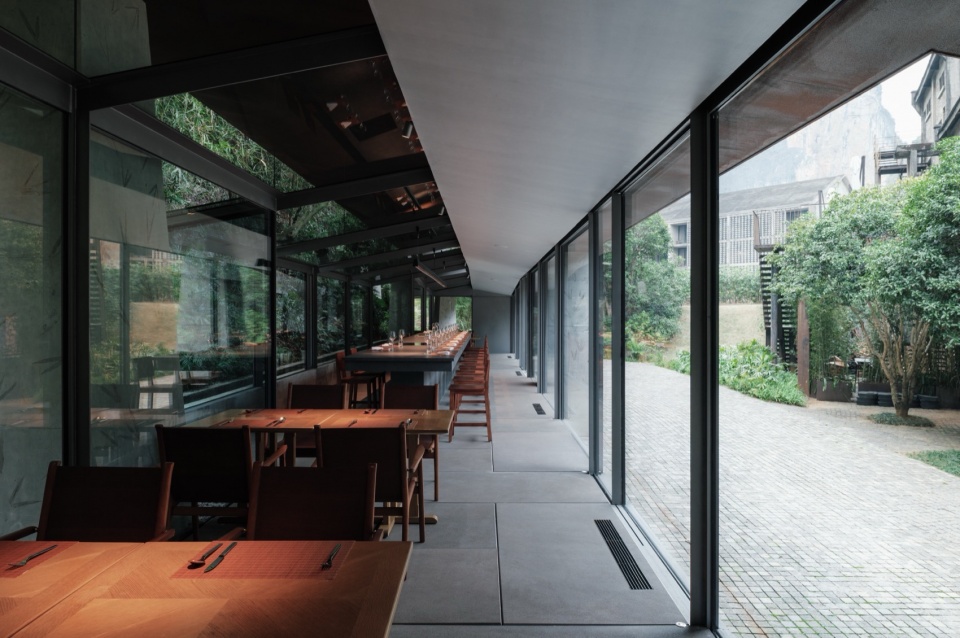 Stream Restaurant by Atelier Guo