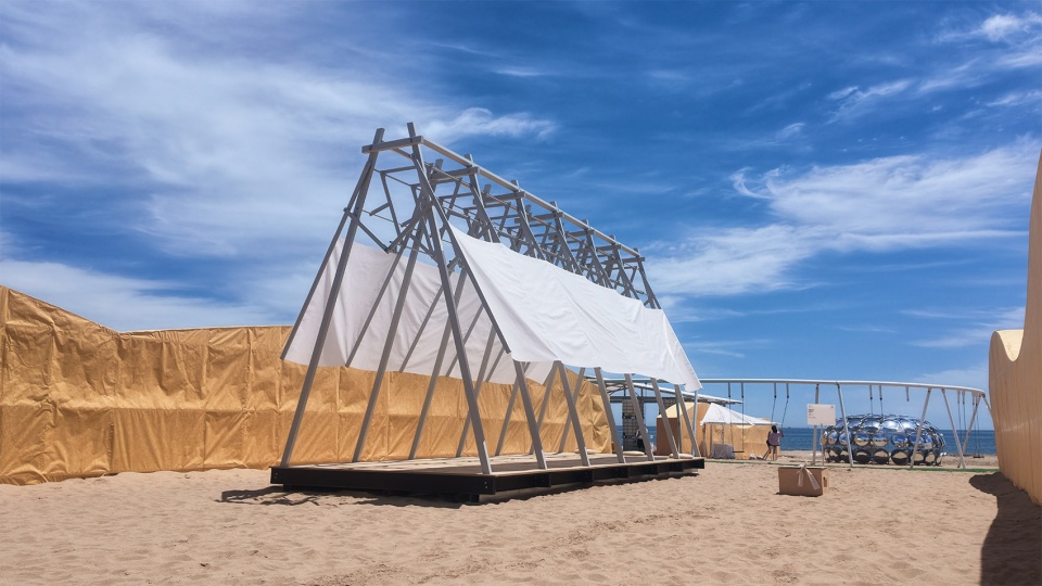 island creature installation by beats architects