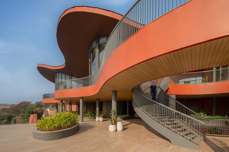 crest nine by sanjay puri architects