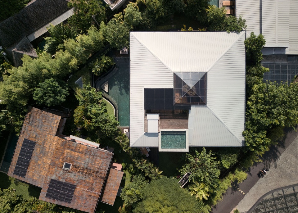 Suki Villa by Alexis Dornier