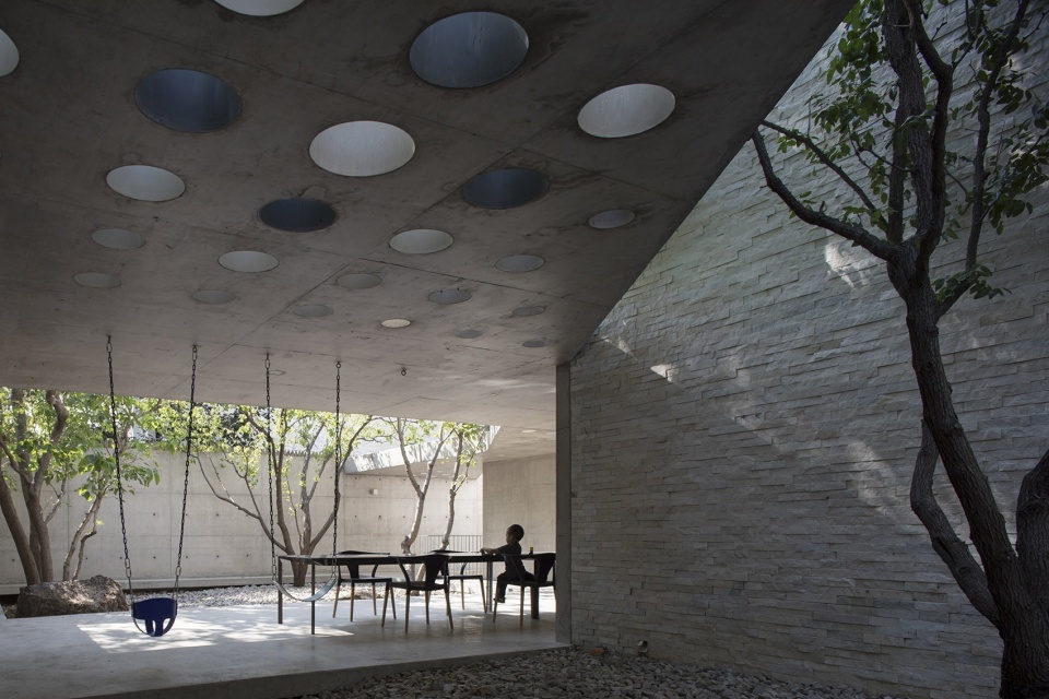 floationg courtyard china by taoa