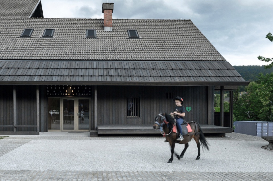 Community Centre Stara Fuzina by OFIS Architects p3z