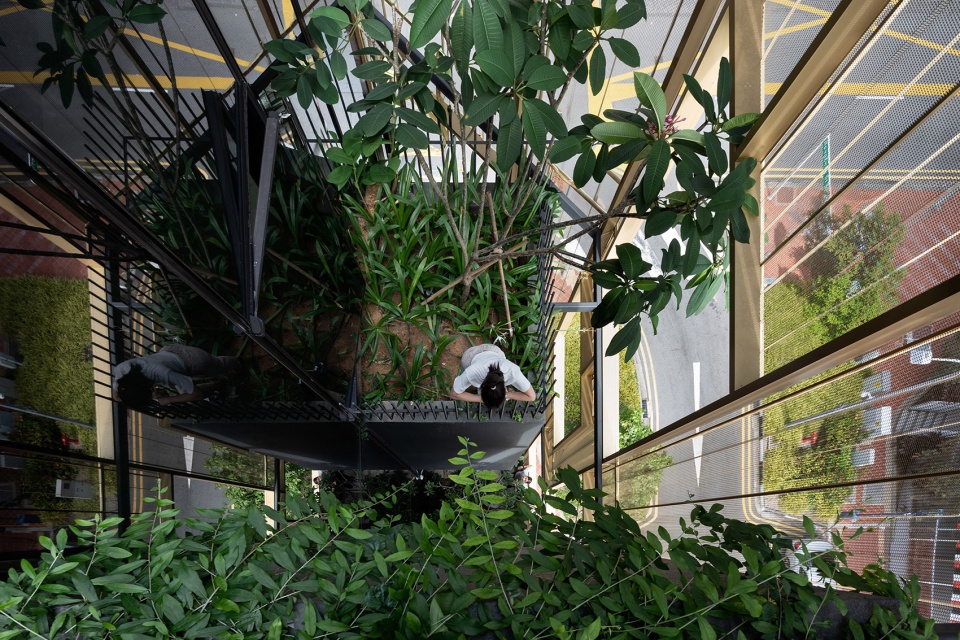 garden curtain wall by formwerkz architects