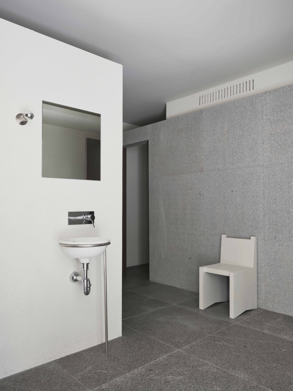 industrial changing rooms by ortega diago