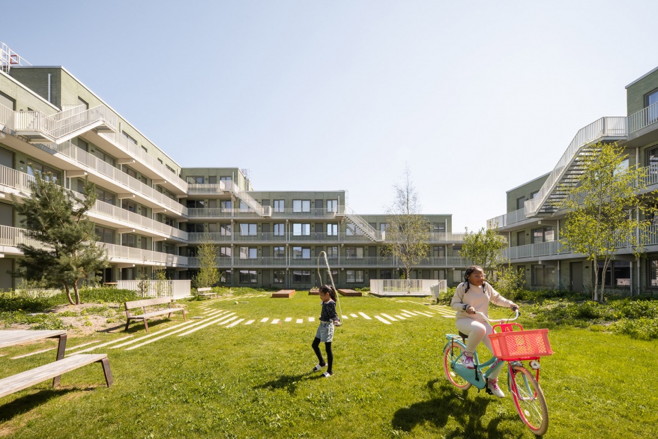 steenzicht social housing by jvst