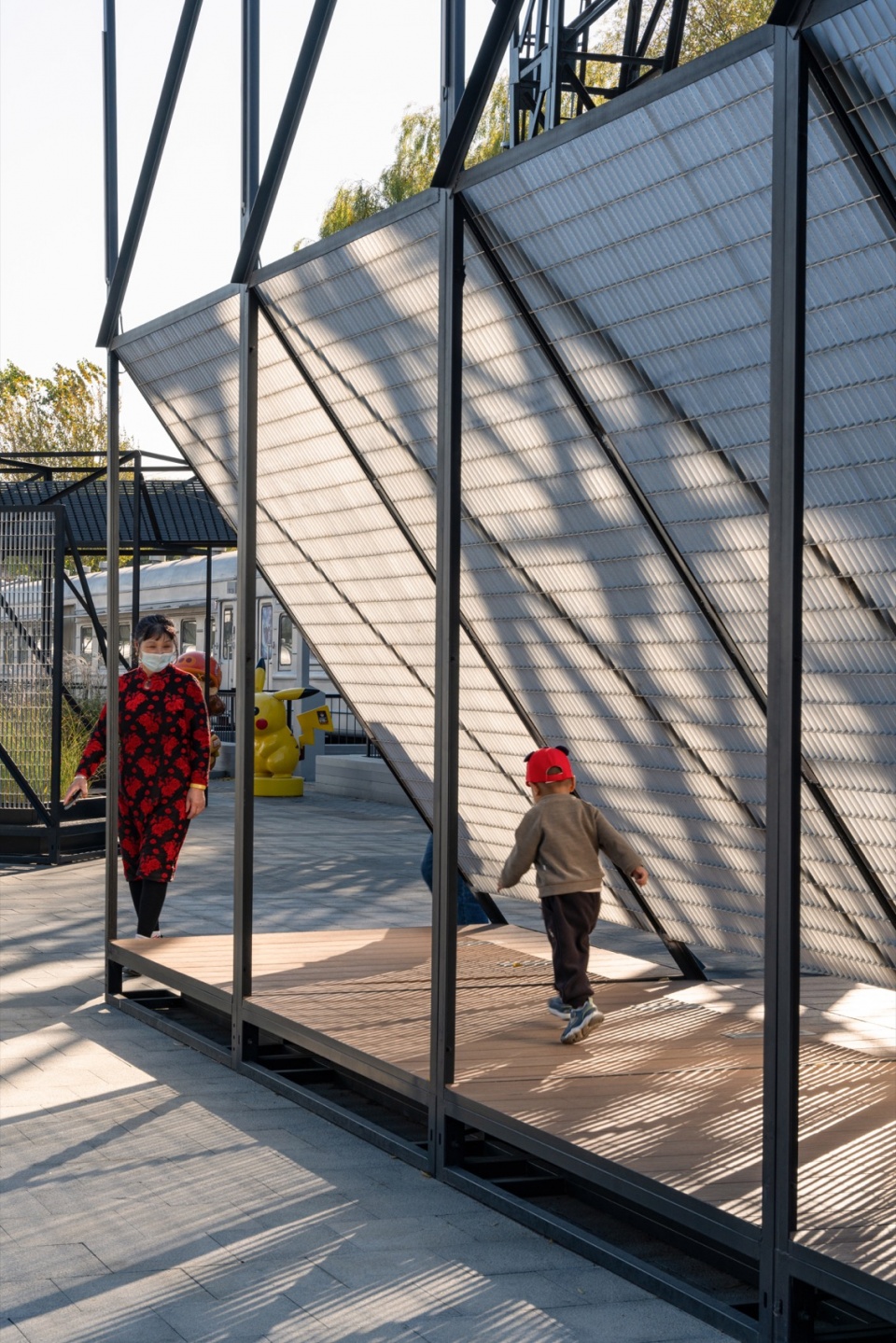 the 798·751 train street renovation by studio nor
