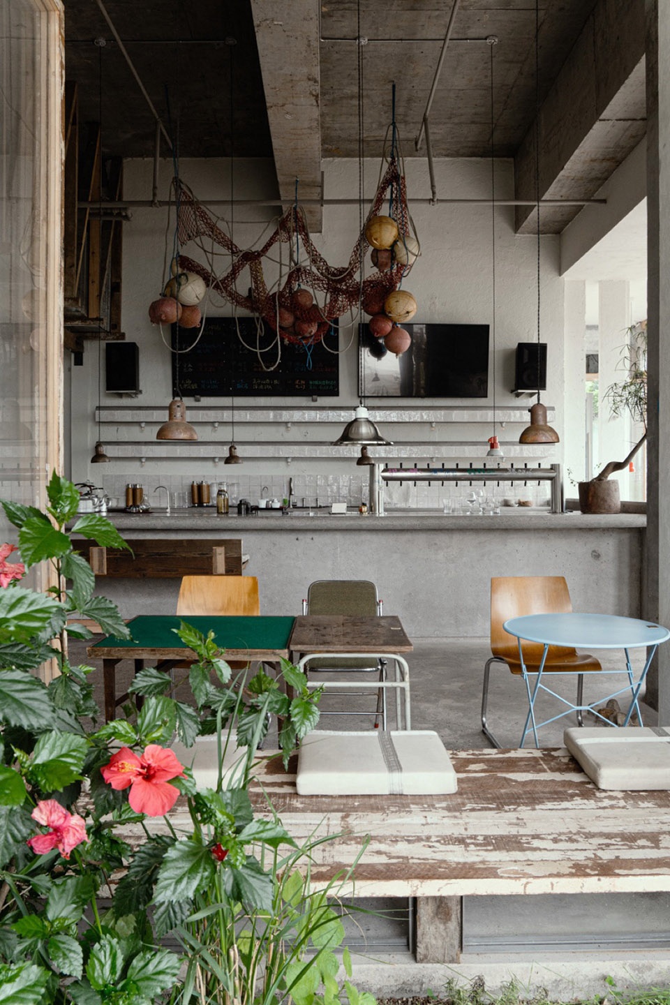 wujiaojia pub by DEVOLUTION