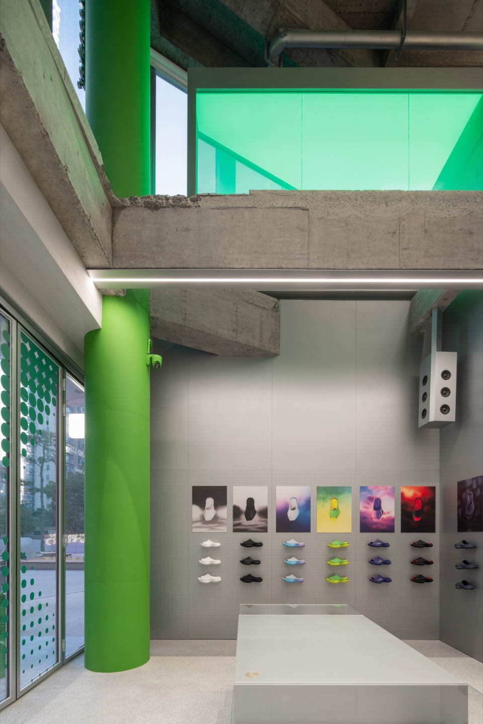 xsneaker concept store by xianxiang design