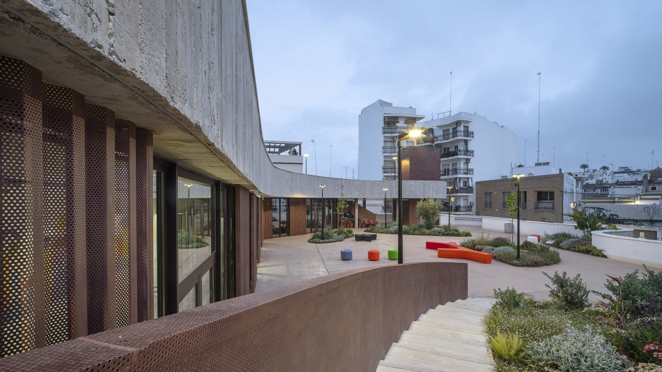 alcala de guadaira youth centre by felipe retuerto dunar arquitectos