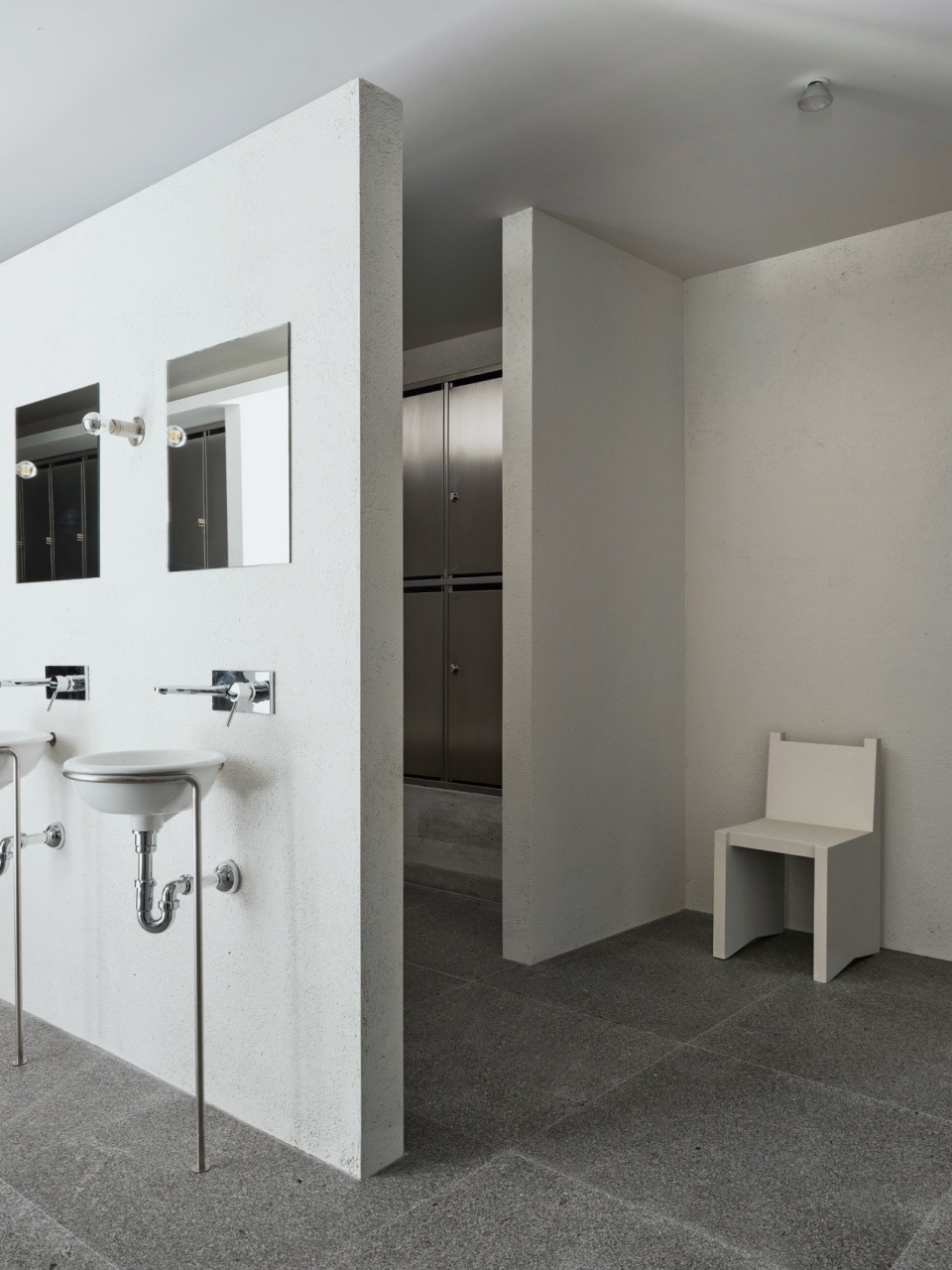 industrial changing rooms by ortega diago