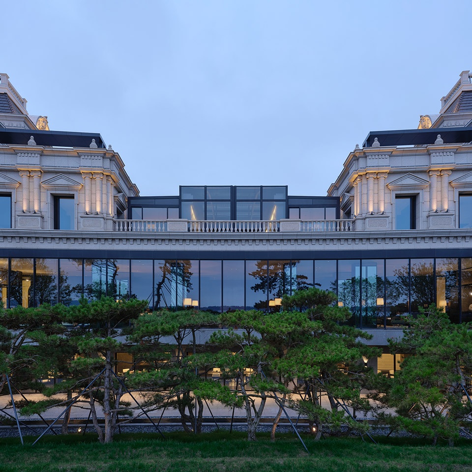 qingdao tides rise hotel by leeko architects
