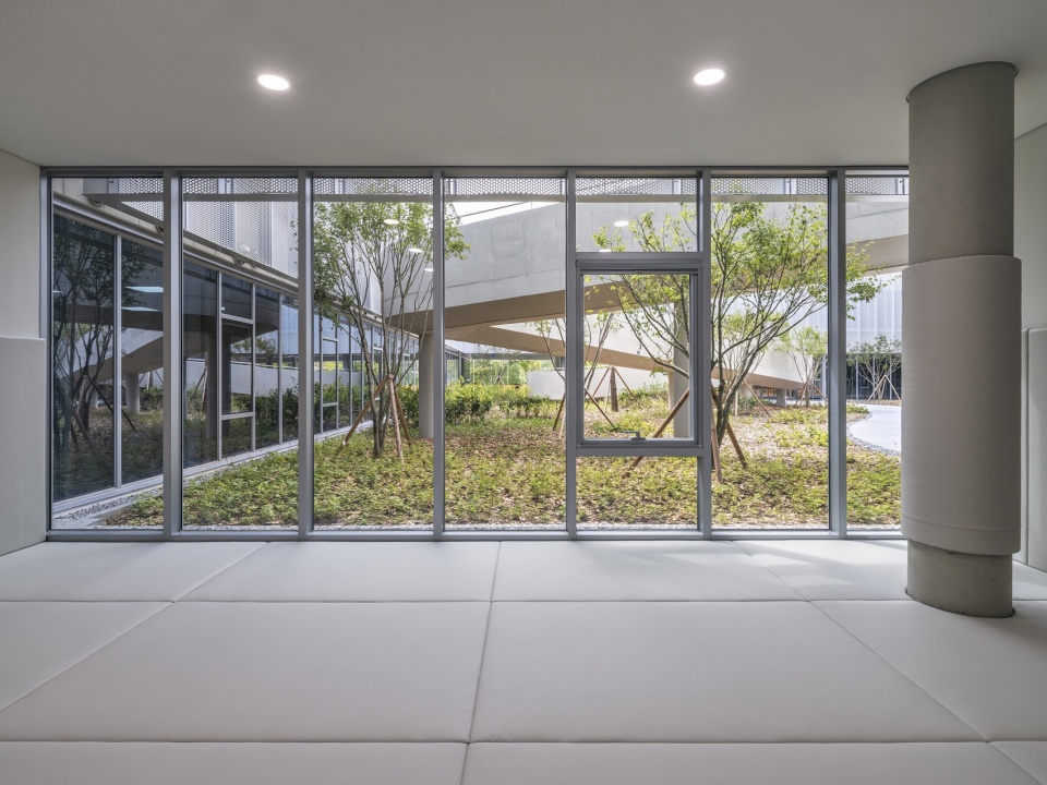 care and wellness center for the elderly and people with disabilities by sol89 woodrock architecs