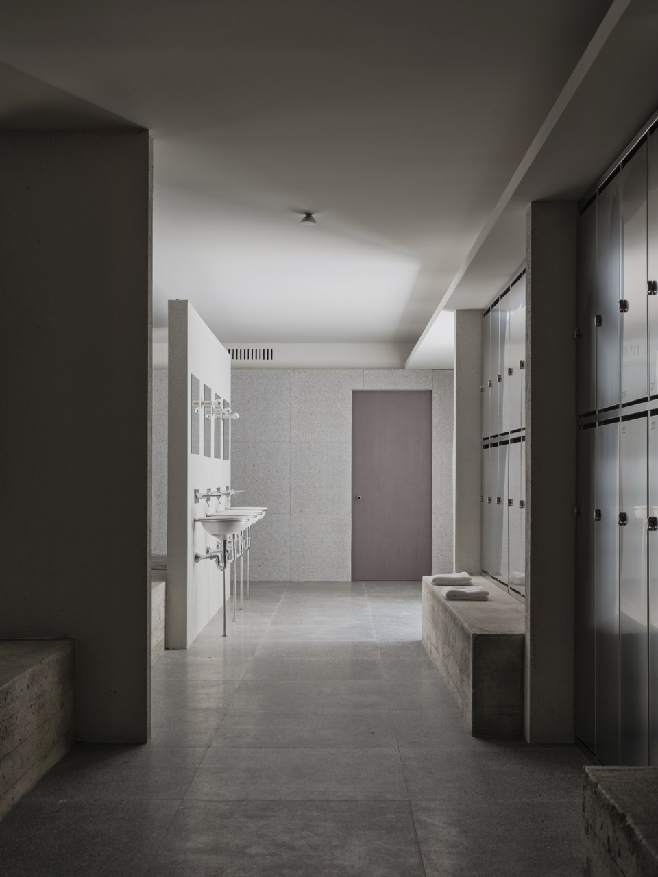 industrial changing rooms by ortega diago
