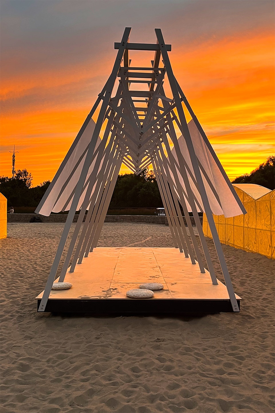 island creature installation by beats architects