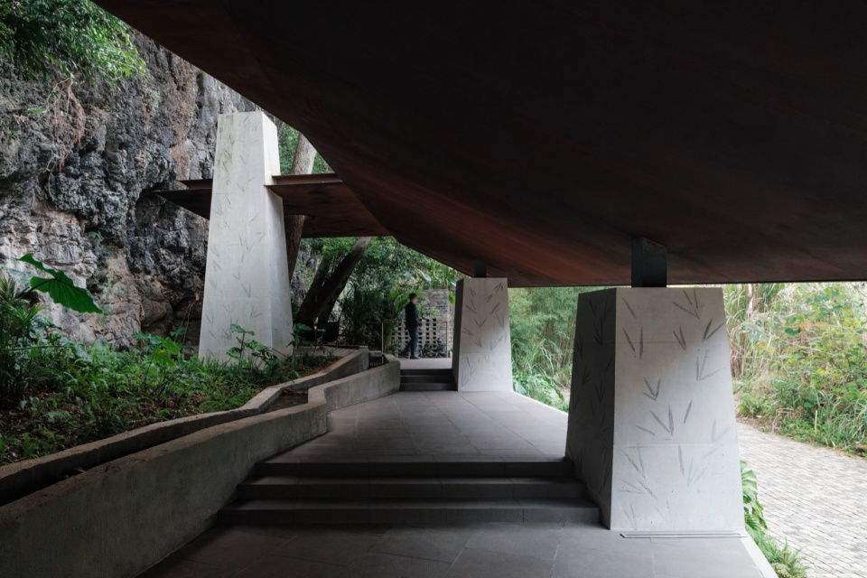 Stream Restaurant by Atelier Guo