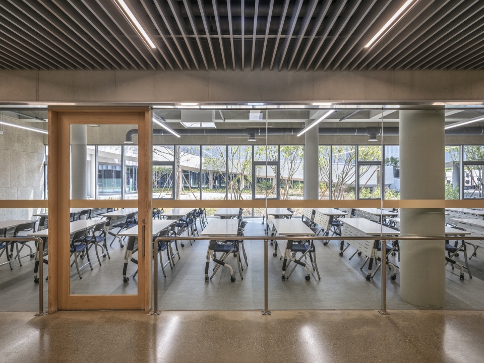 care and wellness center for the elderly and people with disabilities by sol89 woodrock architecs