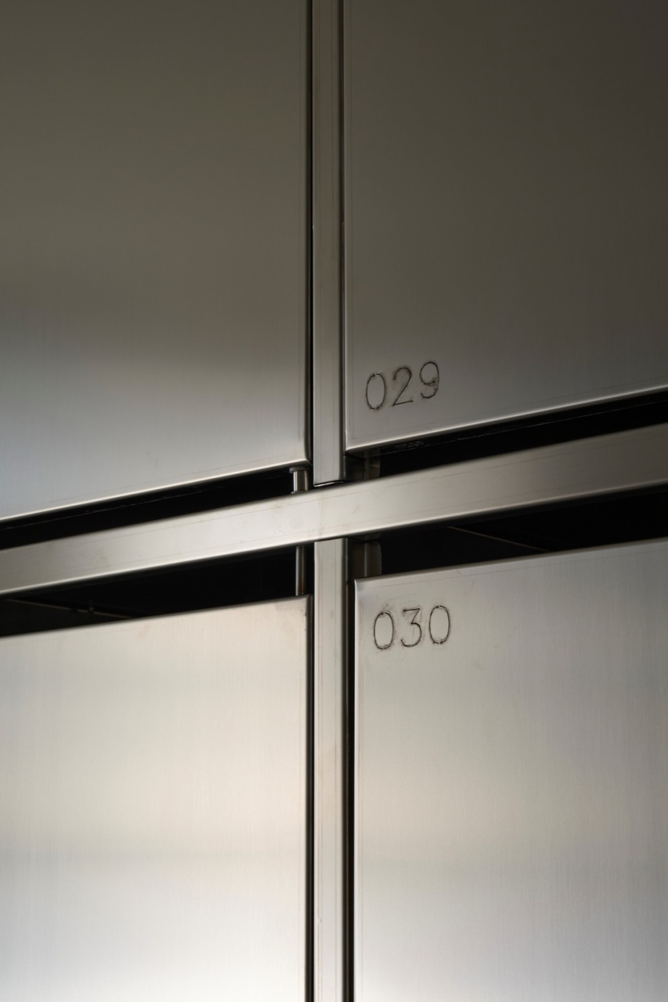 industrial changing rooms by ortega diago