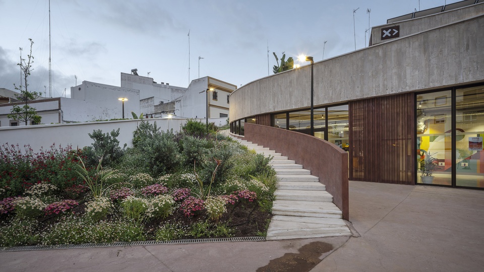 alcala de guadaira youth centre by felipe retuerto dunar arquitectos
